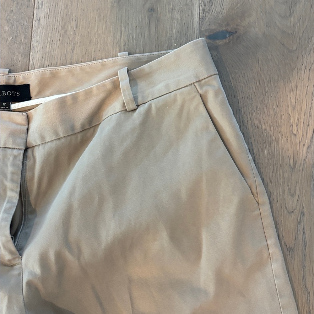 Talbots Classic Beige Shorts - Picture 3 of 6